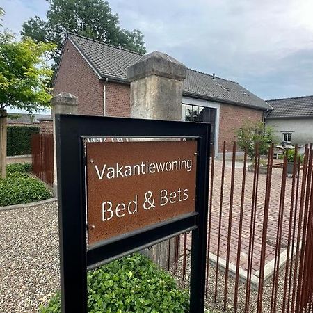 Bed & Bets! Villa Geetbets Bagian luar foto